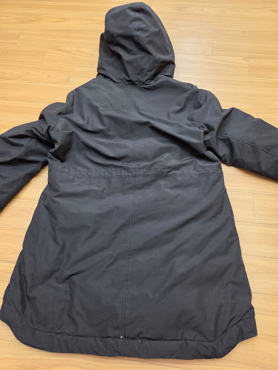 밀레 남성 롱패딩 105사이즈입니다
블랙 색상으로 깔끔하고, 거위털 충전 상품이미지2