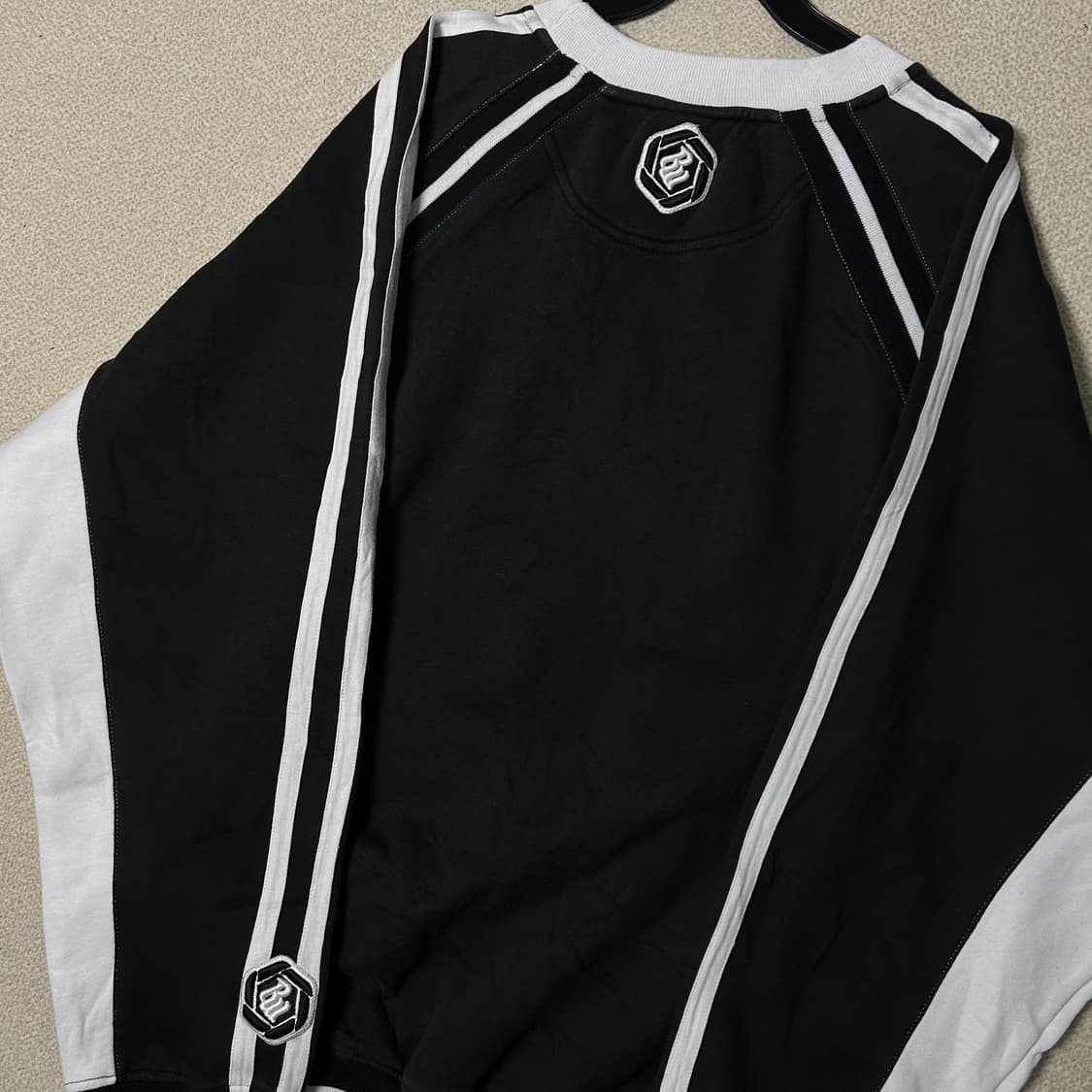 (XL) 로카웨어 블랙 나그랑 맨투맨 상품이미지7