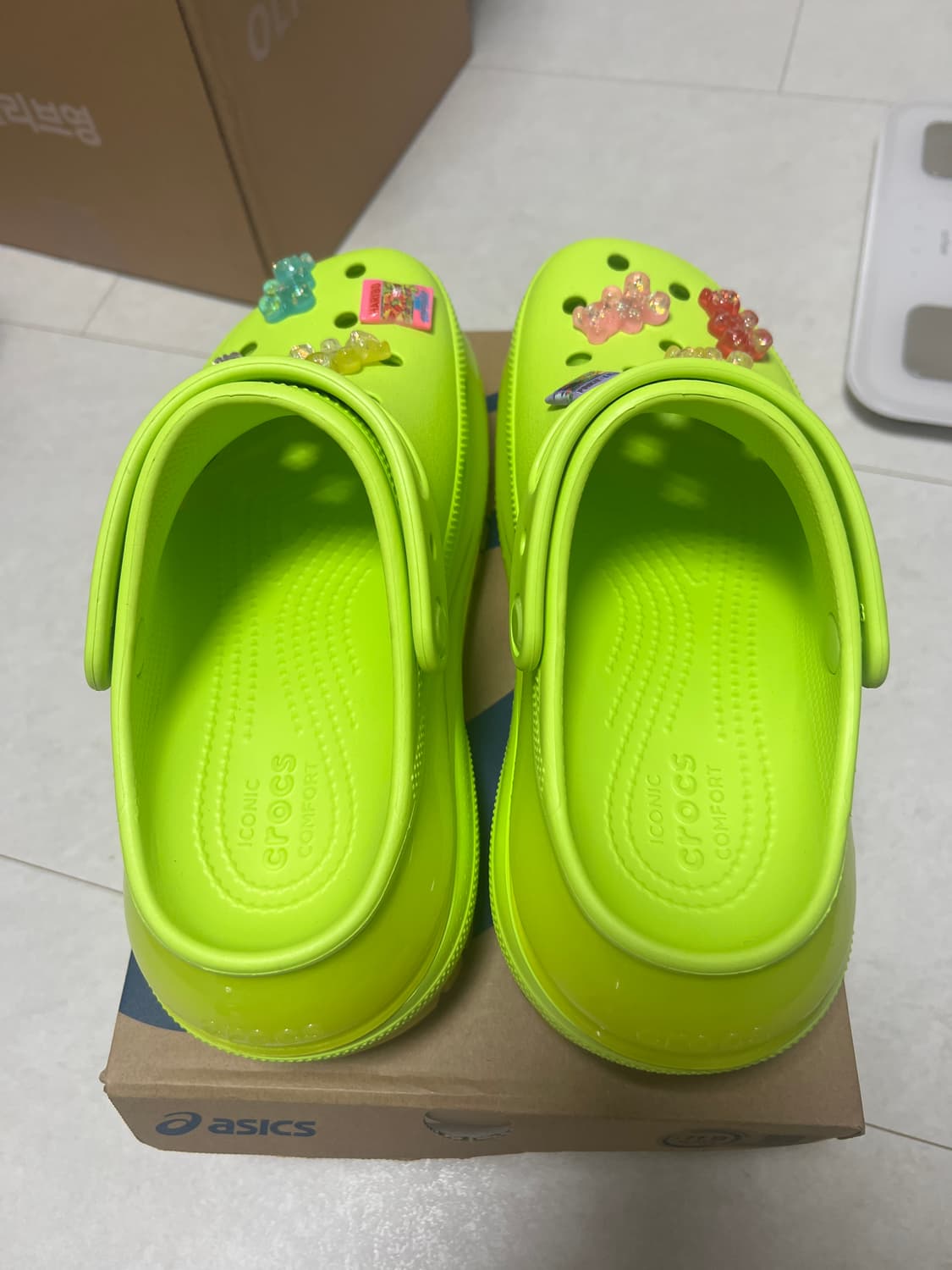 크록스 메가 크러쉬 클로그 240 상품이미지3