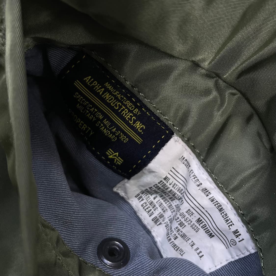 알파인더스트리 ma-1 플라이트 봄버 자켓 카키 상품이미지3