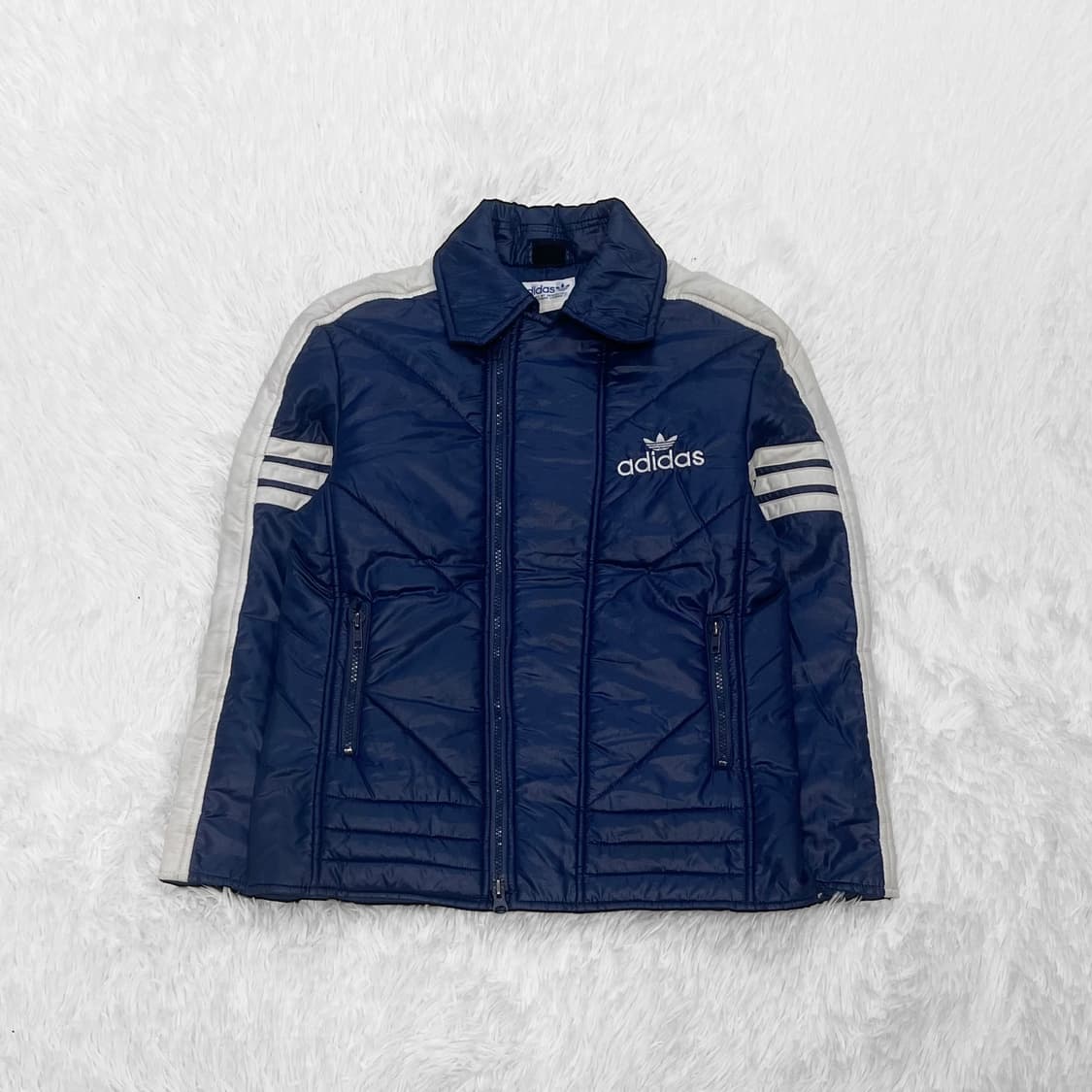 아디다스 트레포일 로고 경량 패디드 점퍼 상품이미지2