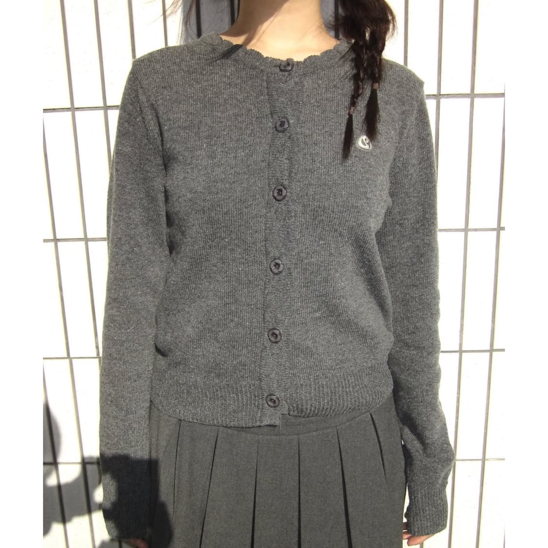 코이세이오 플라워 버튼 가디건 그레이 차콜 상품이미지2