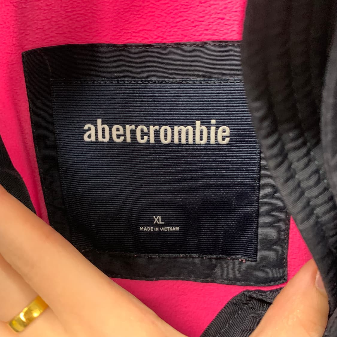 아베크롬비 블랙 기모 숏 자켓 상품이미지7