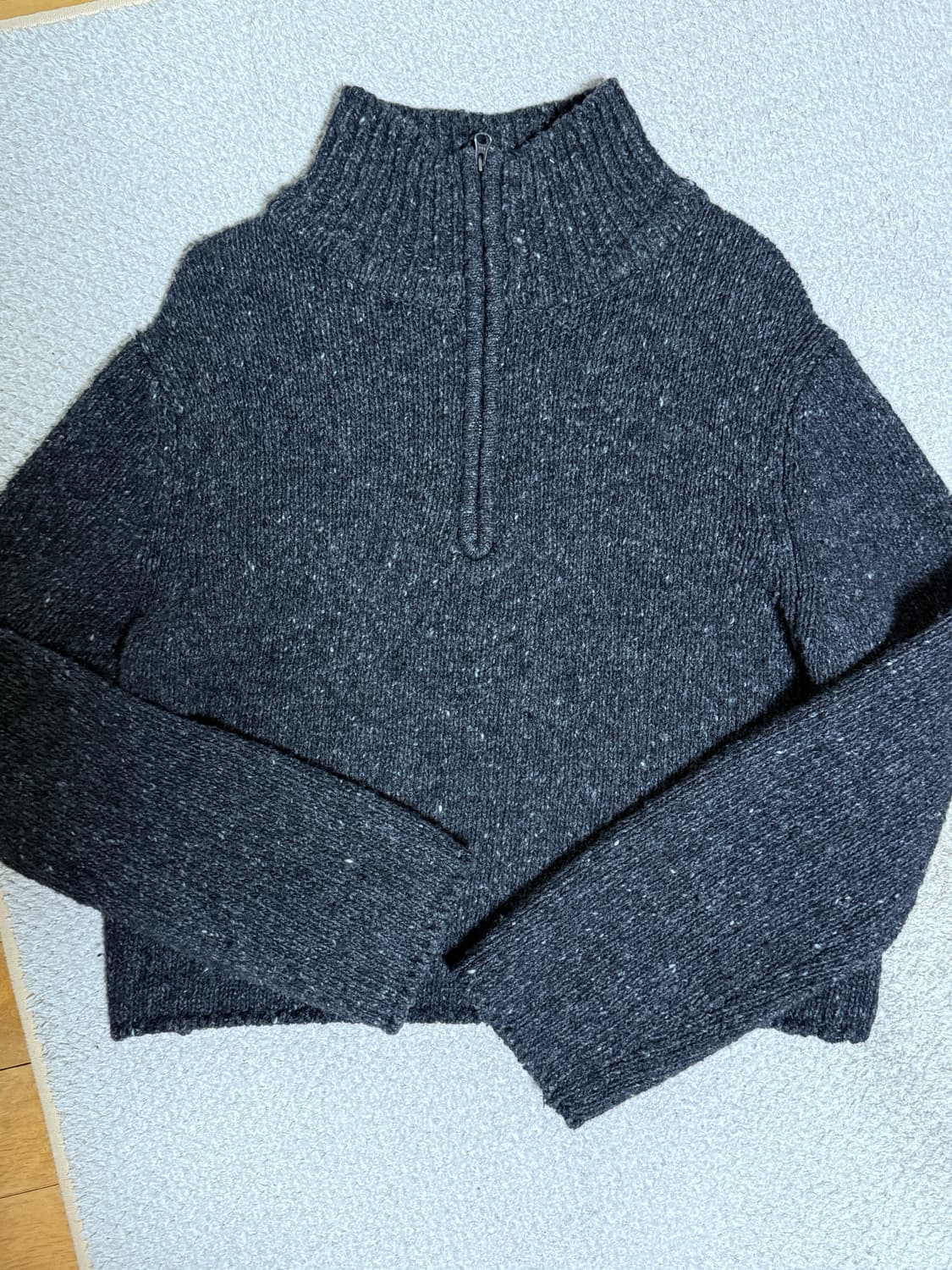 아모멘토 반집업 니트 상품이미지1