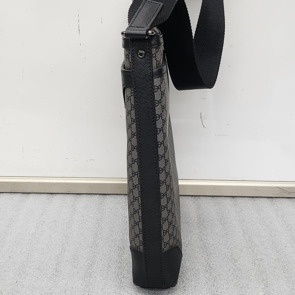 상태좋은 빈폴 정품 크로스백 28X26cm 상품이미지4