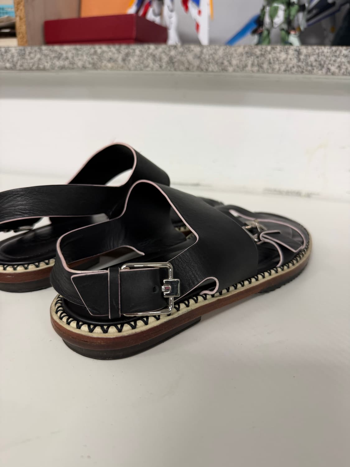 정품) TODS 토즈 여성 블랙 버클 스트랩 샌들 37 상품이미지4