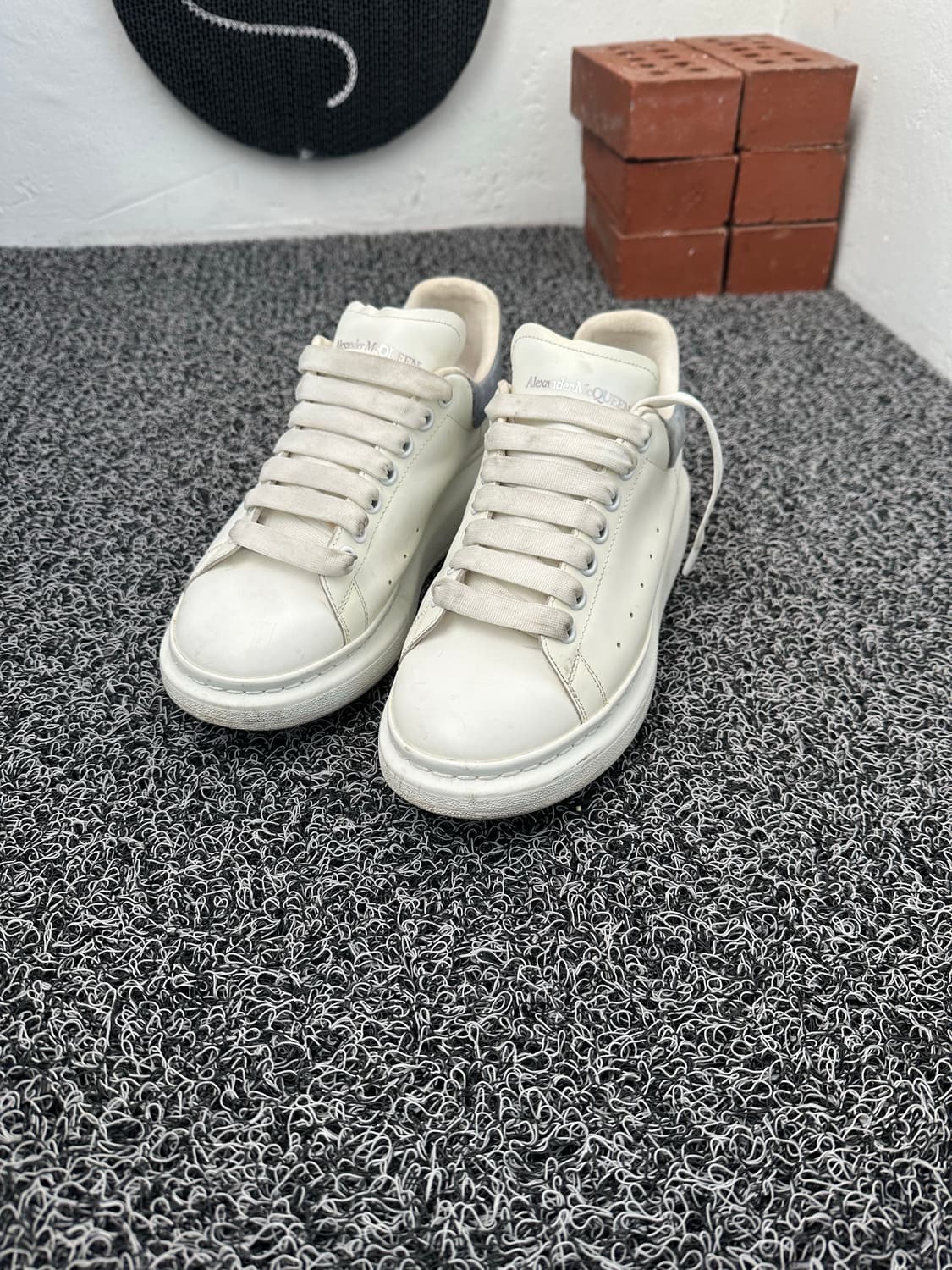 알렉산더 맥퀸 오버솔 스니커즈 39/ 245 상품이미지2