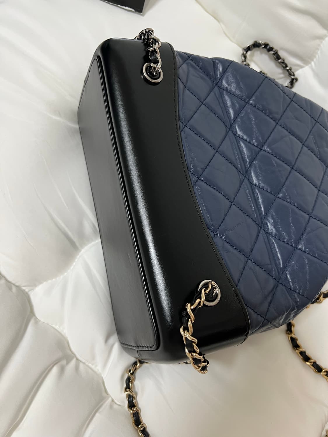 [정품] 샤넬 가브리엘 백팩 스몰 네이비 블랙 26번대 상품이미지5