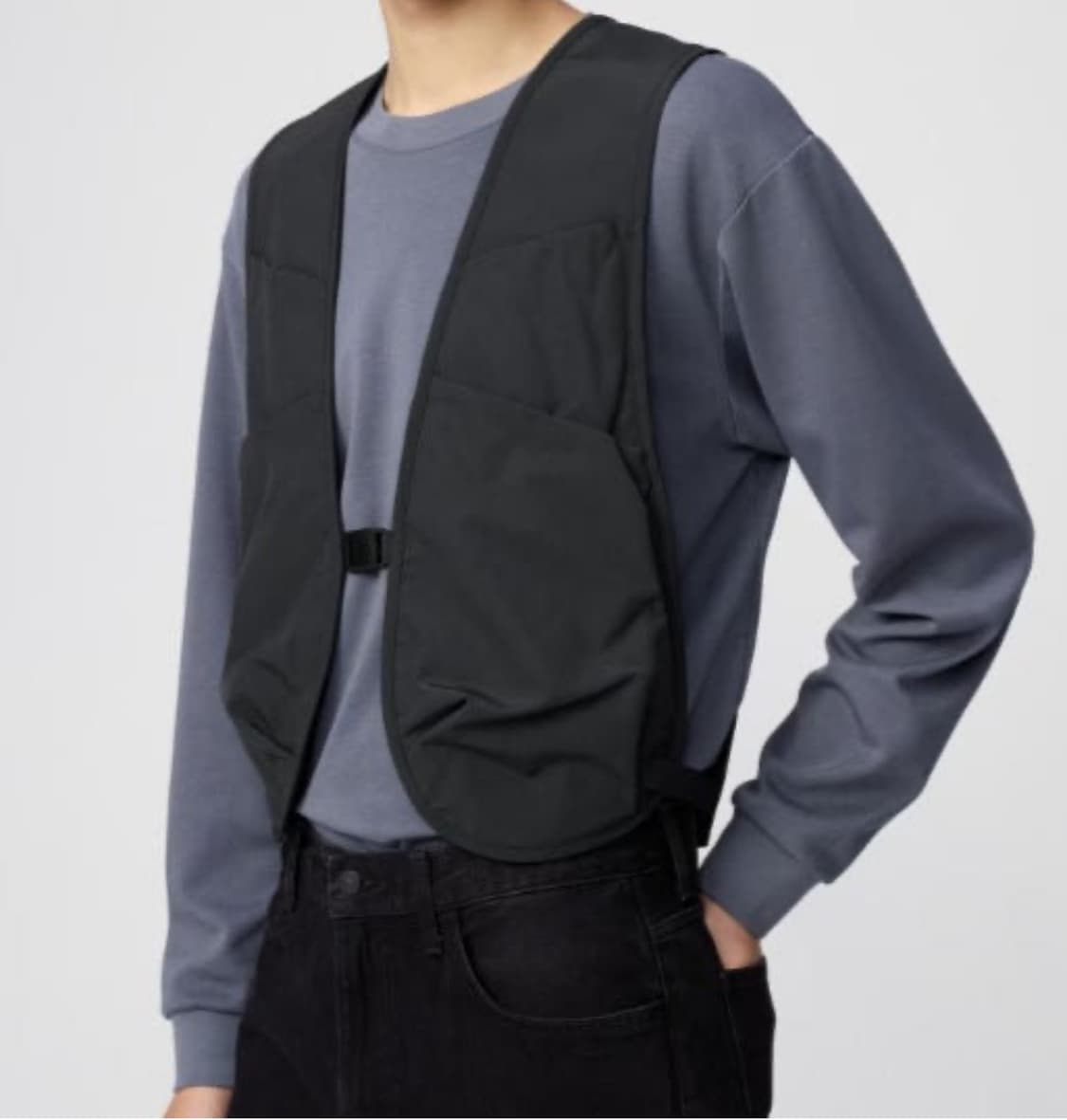 유니클로 U 유틸리티 베스트 블랙M 사이즈 새상품 팝니다! 상품이미지2