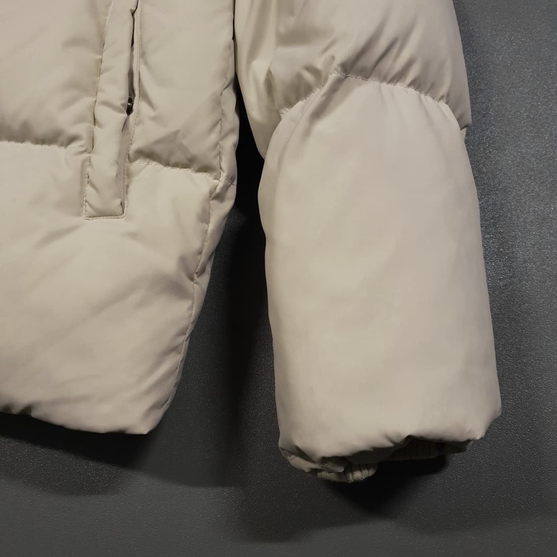 실측 L (100) coor 쿠어 구스다운 숏 패딩 점퍼 자켓 크림 상품이미지4
