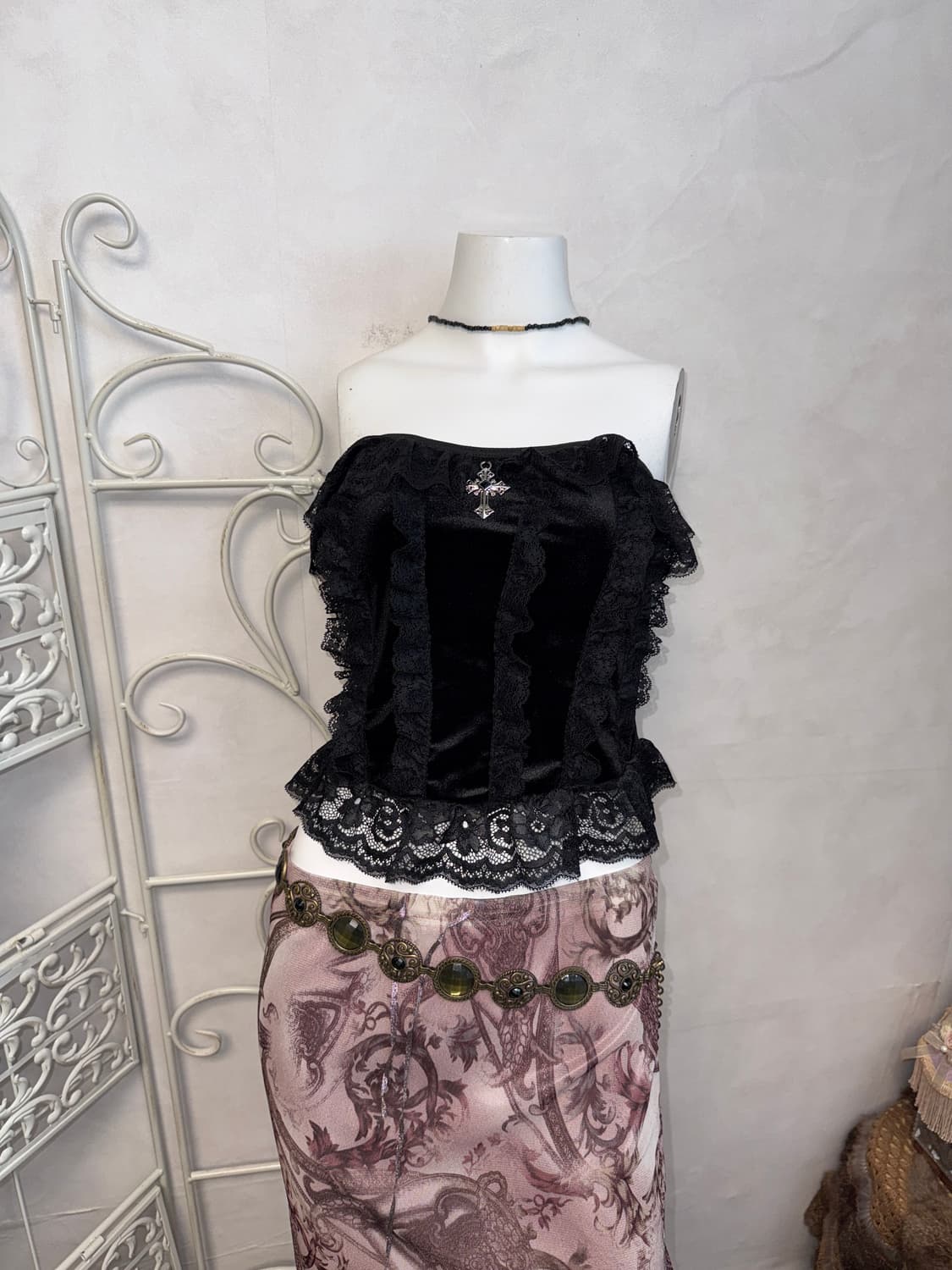 Black velvet lace cross charm tube top 상품이미지1