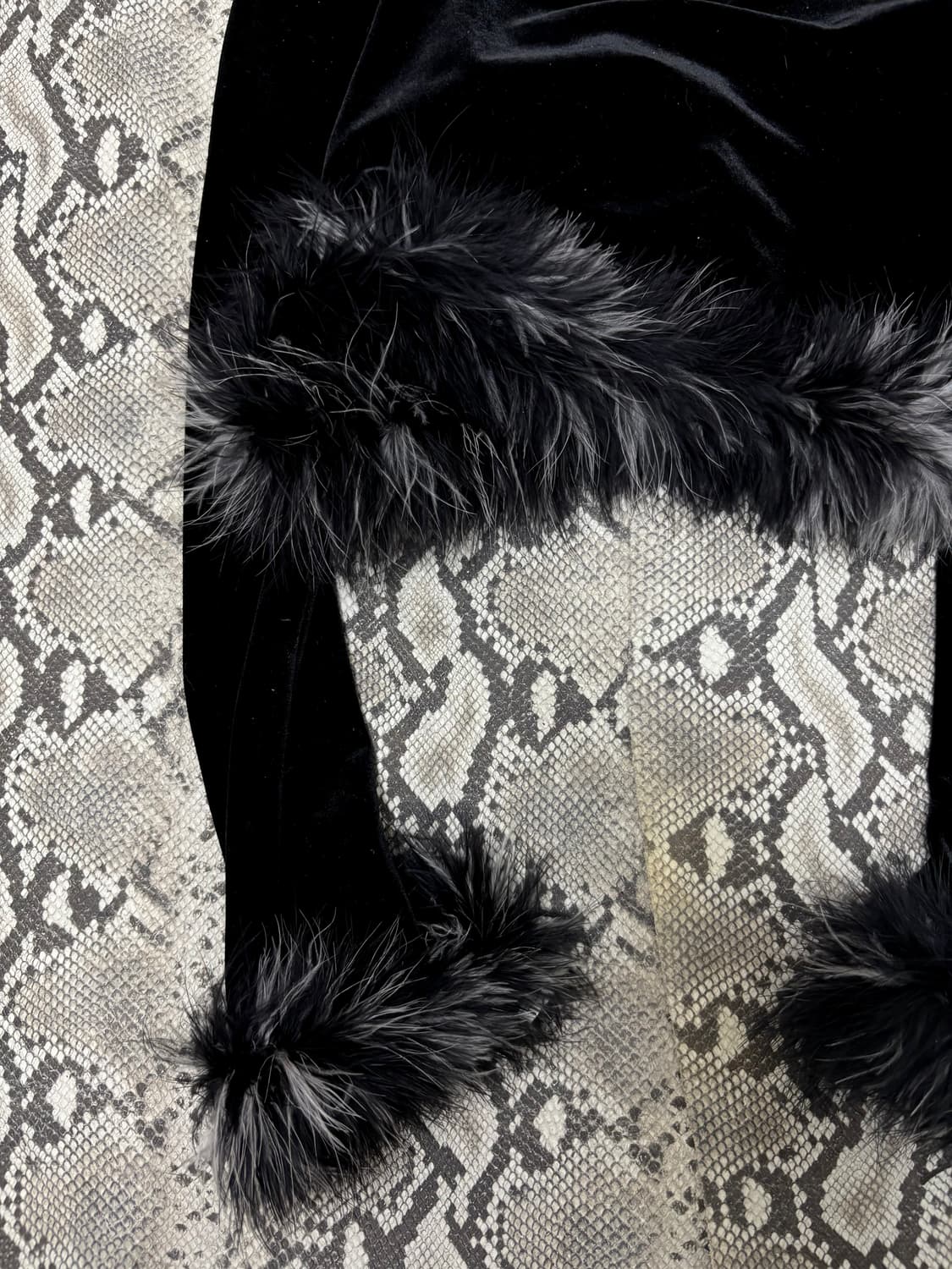 “Vintage” 00’s Goth Black&Grey Fur Trimm 상품이미지8