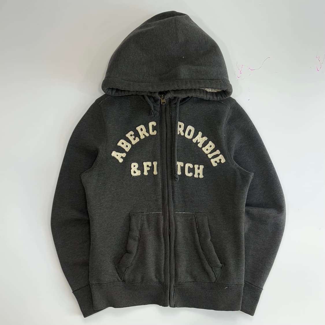 Abercrombie 아베크롬비 스펠아웃로고 퍼안감 차콜 후드집업  상품이미지3