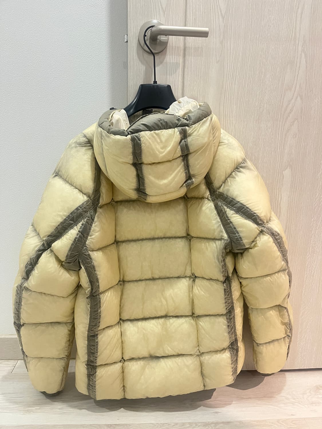CP컴퍼니 DD쉘 패딩 다운 자켓 / 피스타치오 베이지 화이트 상품이미지2