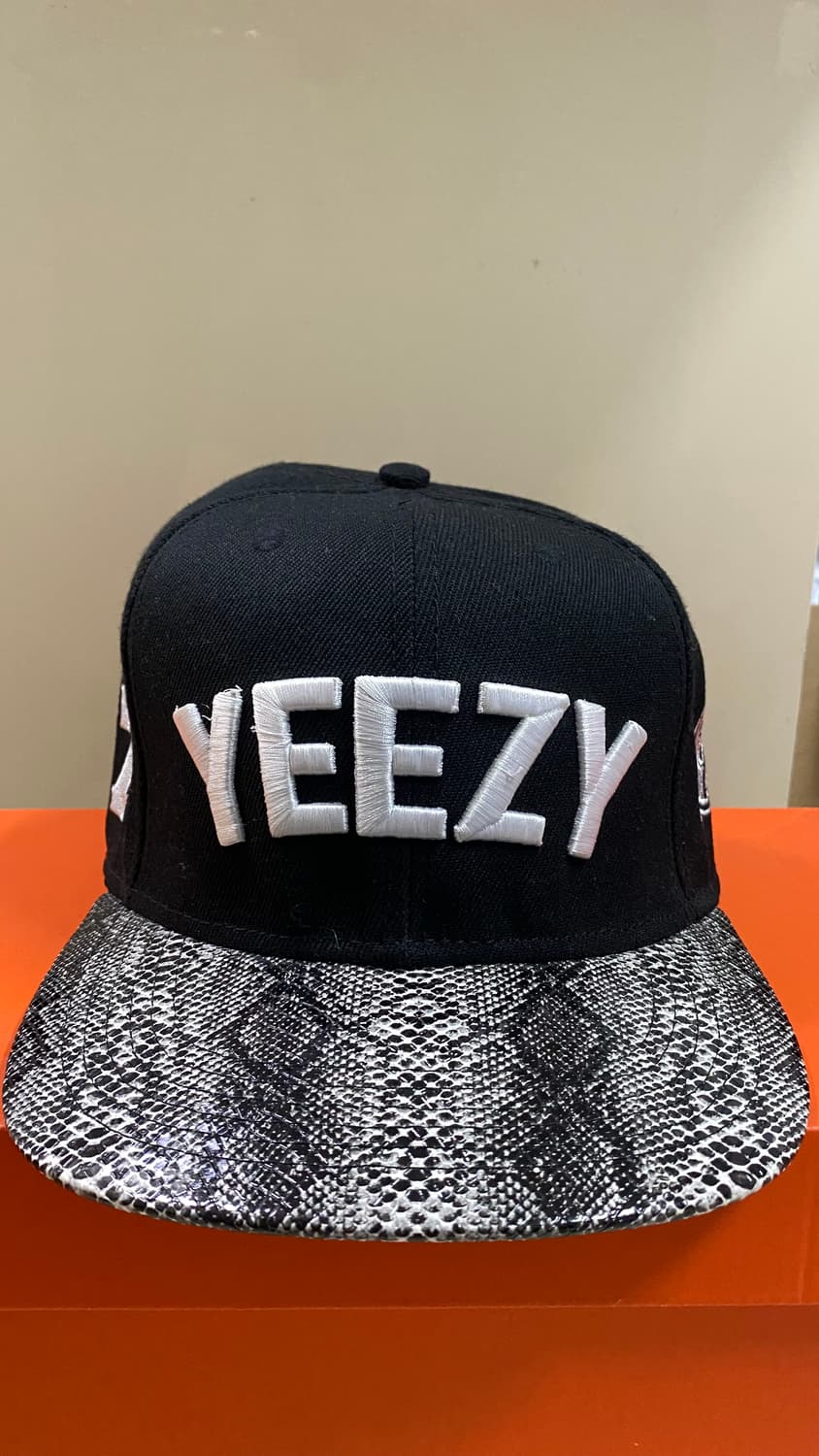 칸예 YEEZY 이지 스냅백 모자 상품이미지1