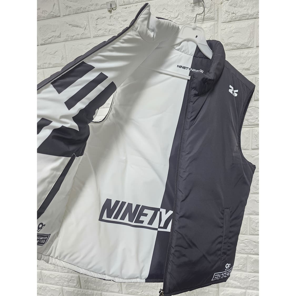 택포) 나인티나인 리시버블 양면 블랙&화이트 조끼 M 상품이미지2