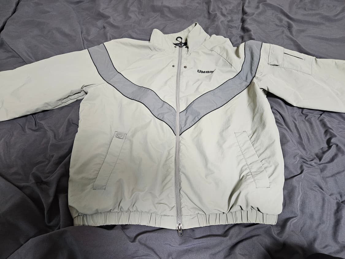 엄브로 트레이닝 셋업 100size 상품이미지1