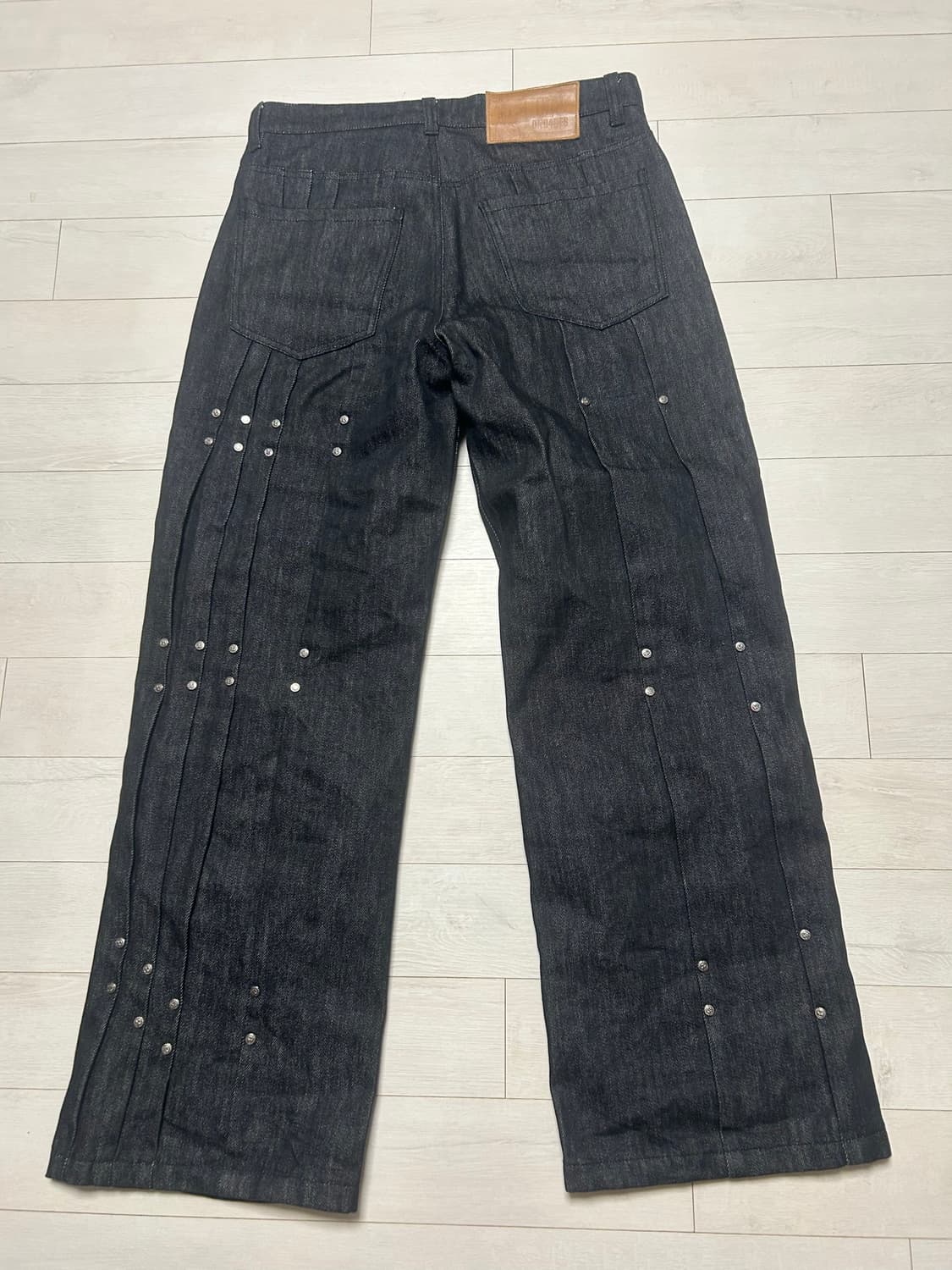 Asym Pleated Studded Raw Denim Pants 상품이미지5
