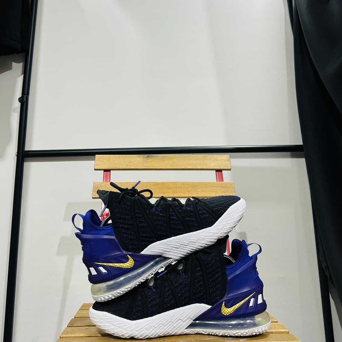 275) 나이키 농구화 남성 남자 농구화 르브론 18 레이커스 상품이미지7