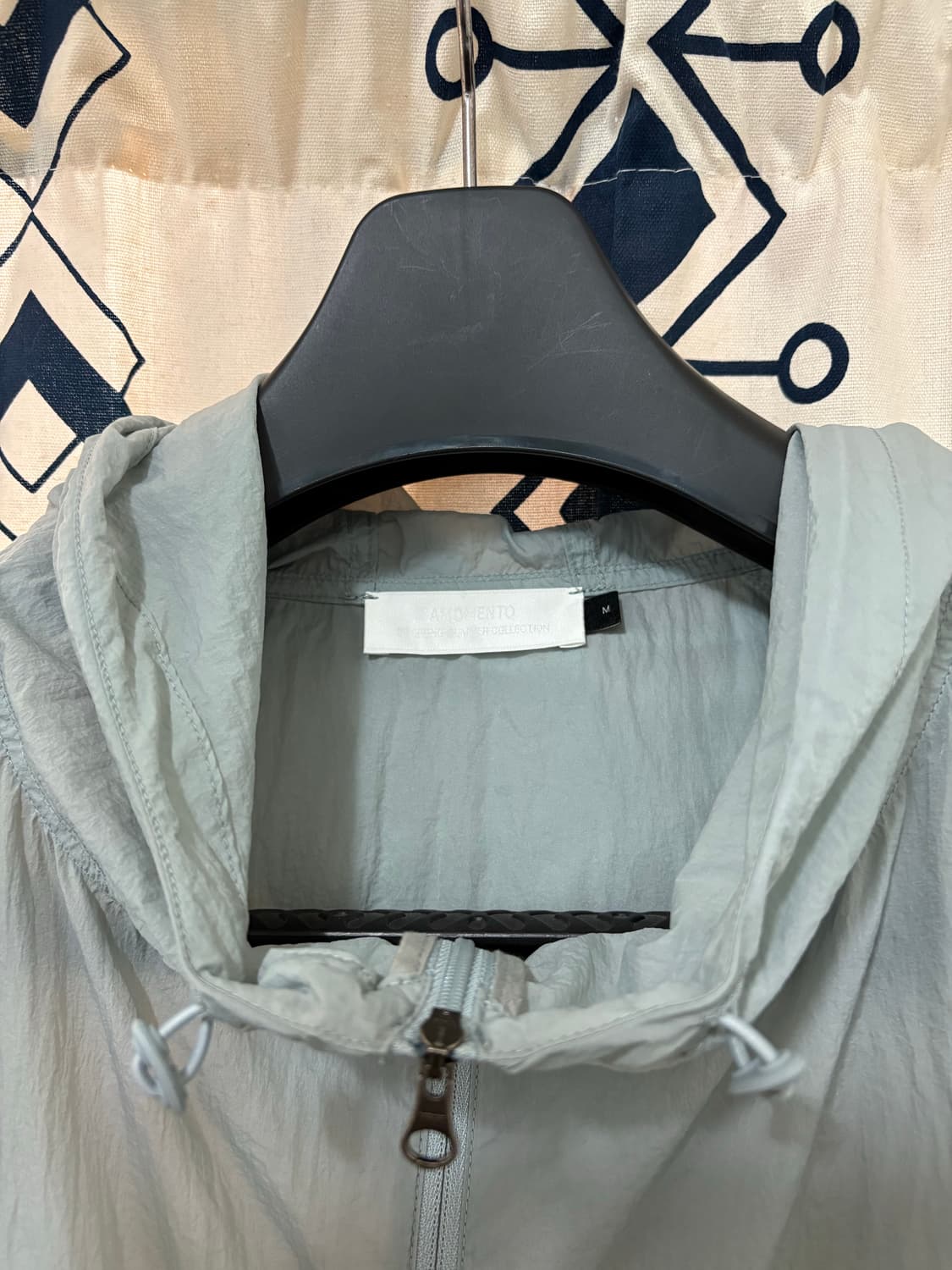 아모멘토 / 시어 나일론 레글런 후드 점퍼 상품이미지6