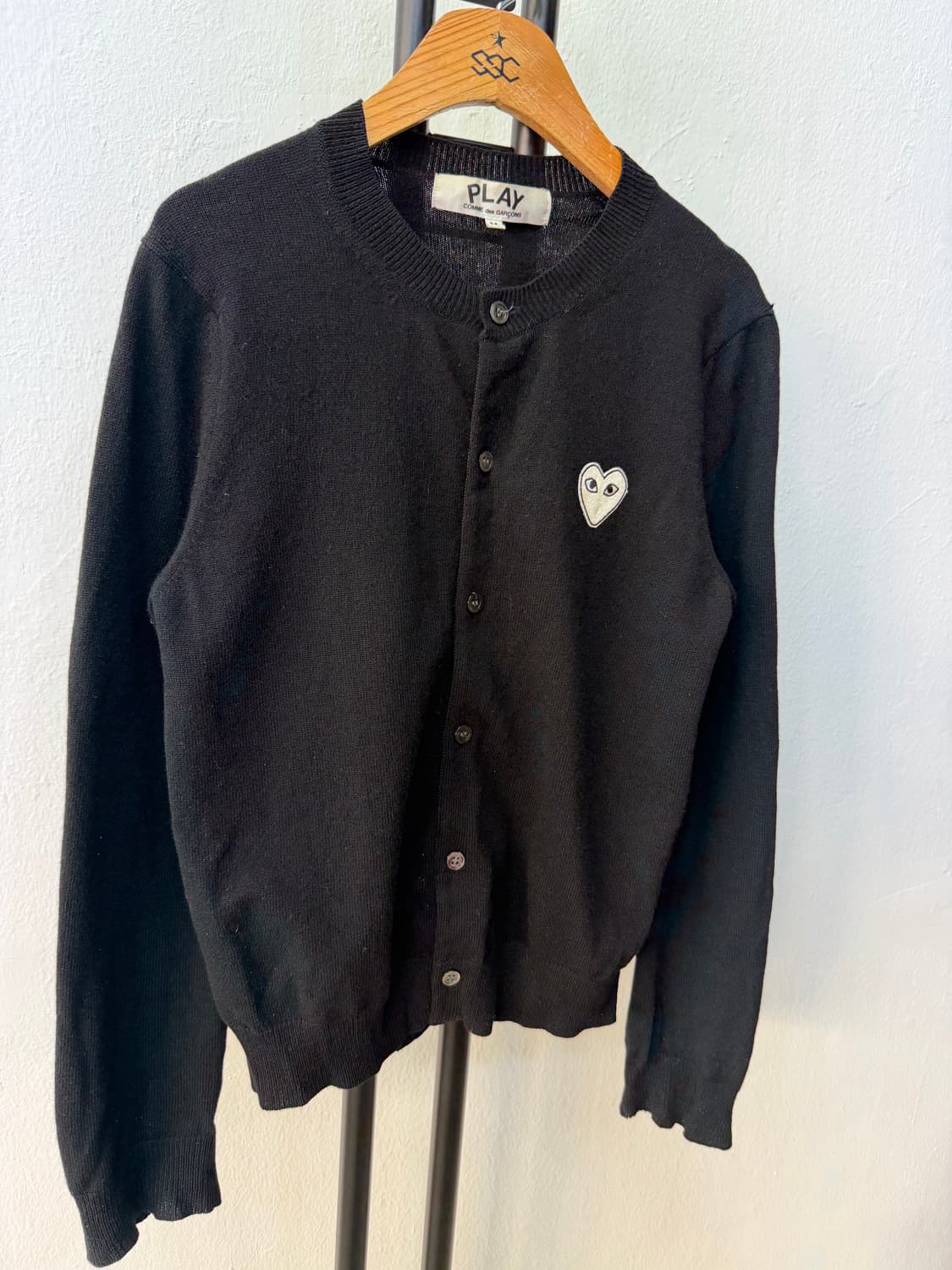 정품) 꼼데가르송 여성 블랙 하트 가디건 M 상품이미지2