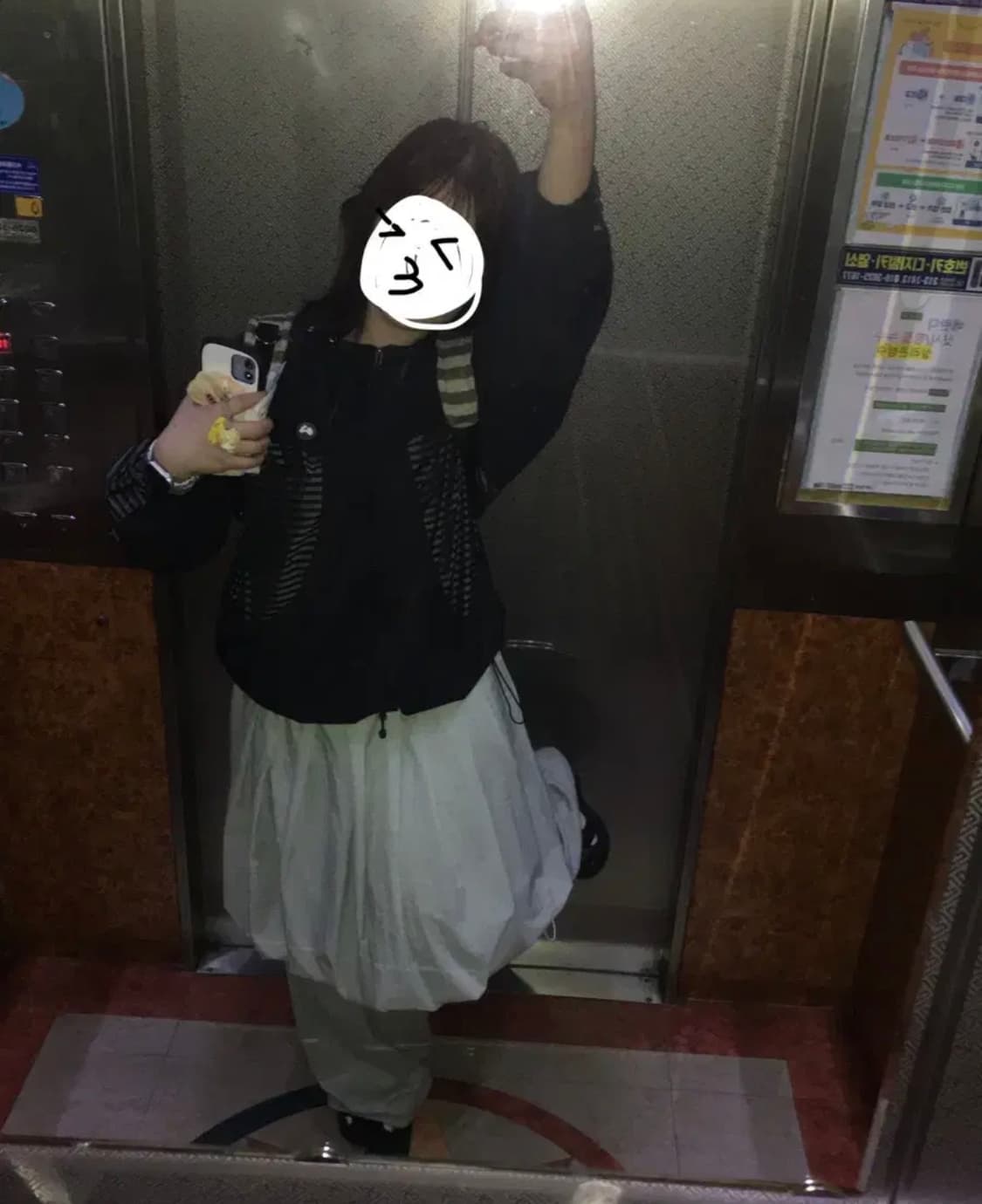 허그유어스킨 스트라이프 윈드 브레이커 블랙 바람막이 상품이미지1