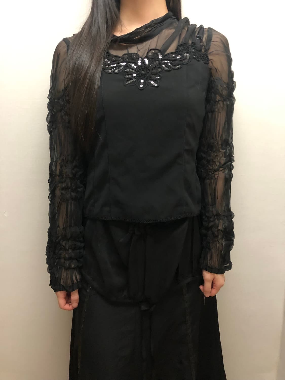 빈티지 블랙 큐빅 슬리브리스 상품이미지1