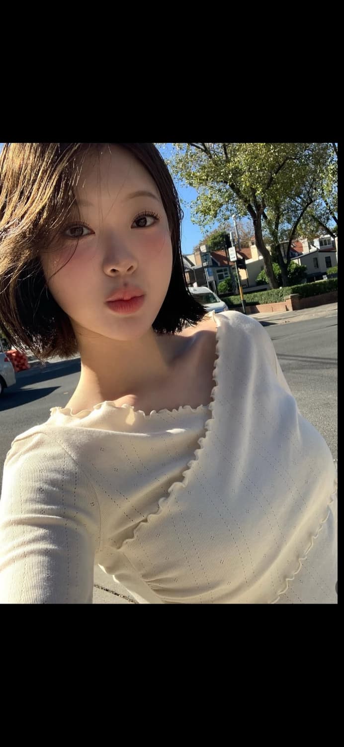 택o새제품) 소버샵 릴리 랩 티셔츠 상품이미지3