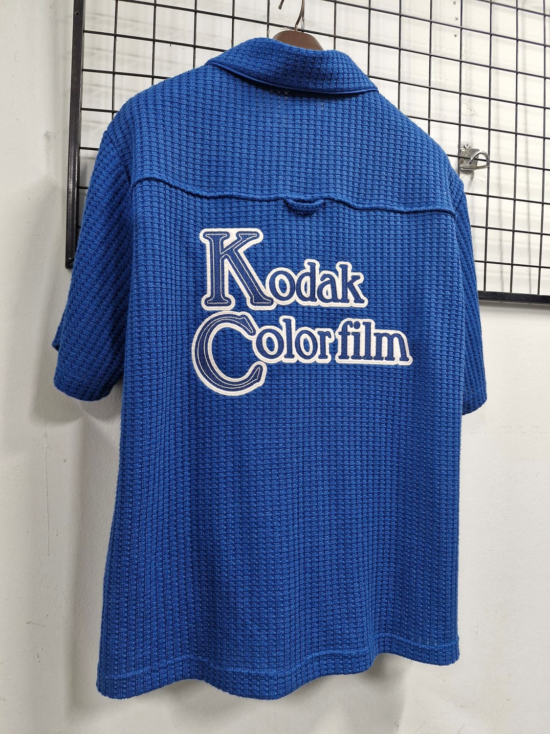 100L 코닥 브라이스 니트 반팔 셔츠 자켓 블루. 상품이미지6