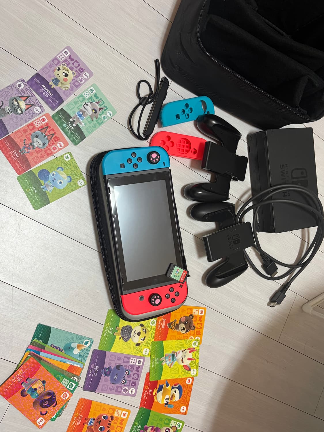 닌텐도 스위치 1세대 + 동물의 숲 칩 + 아미보 카드(인기주민) 상품이미지1