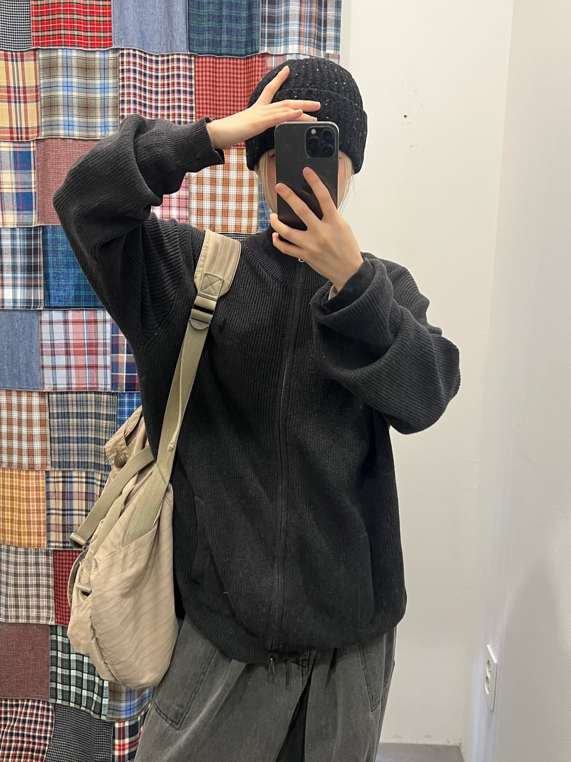 폴로 차콜 니트 집업 상품이미지1