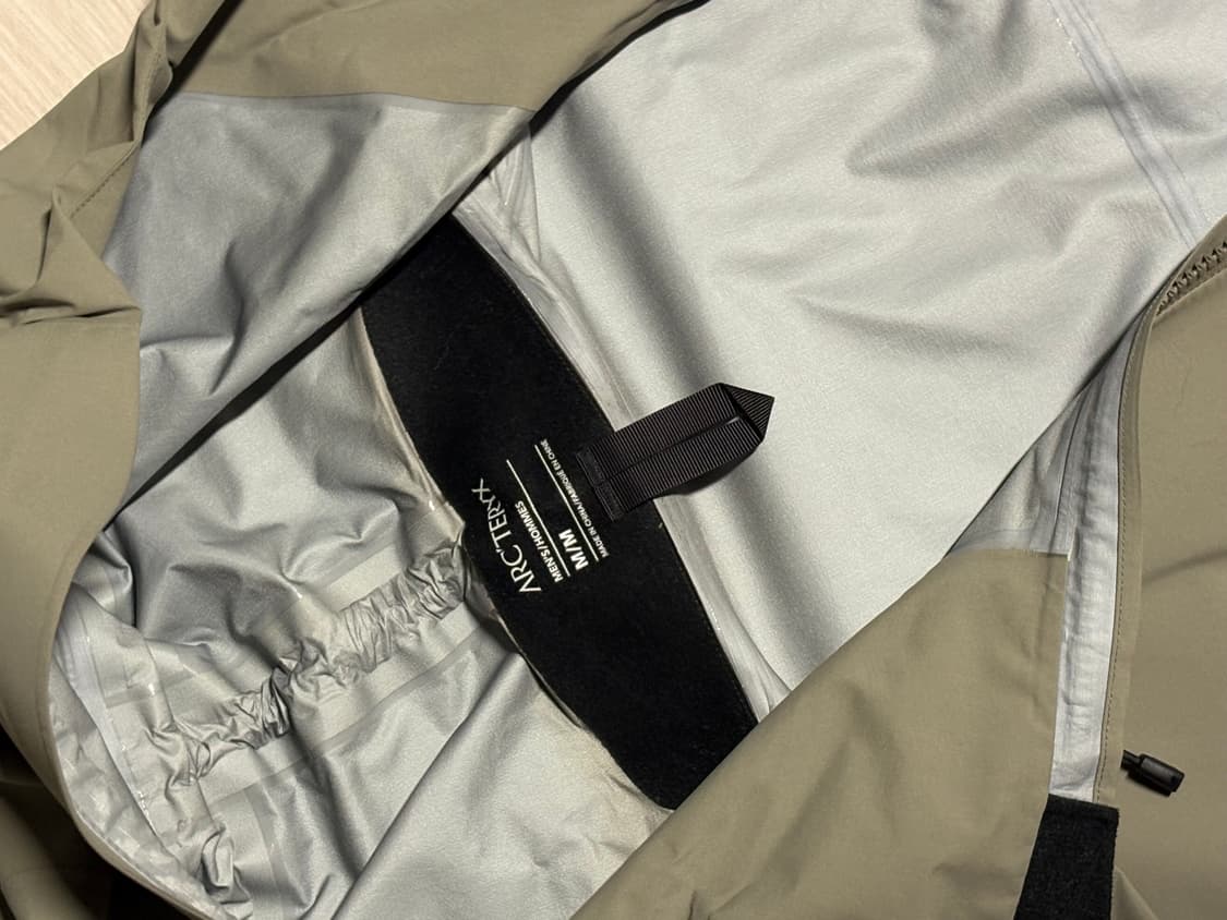 아크테릭스베타sv 디스토션 M사이즈 상품이미지4