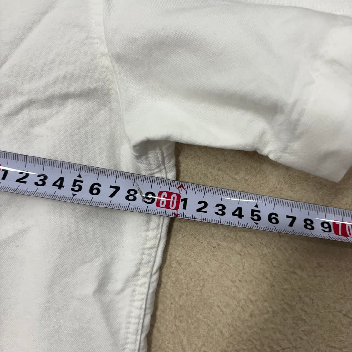 아웃도어프로덕츠 포켓 로고 화이트 반팔셔츠 상품이미지5