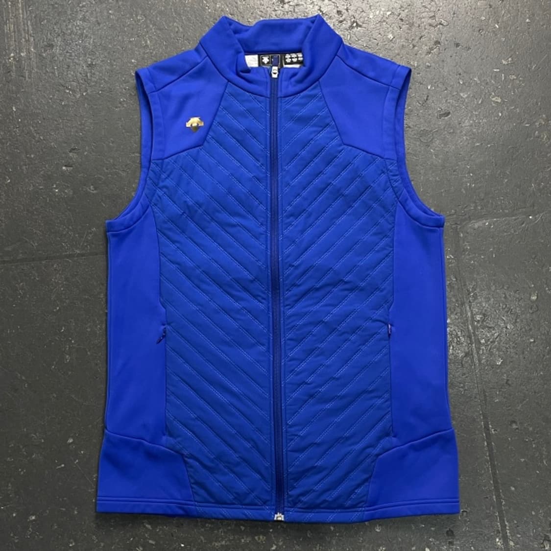 100 데상트 골프 조끼 상품이미지1