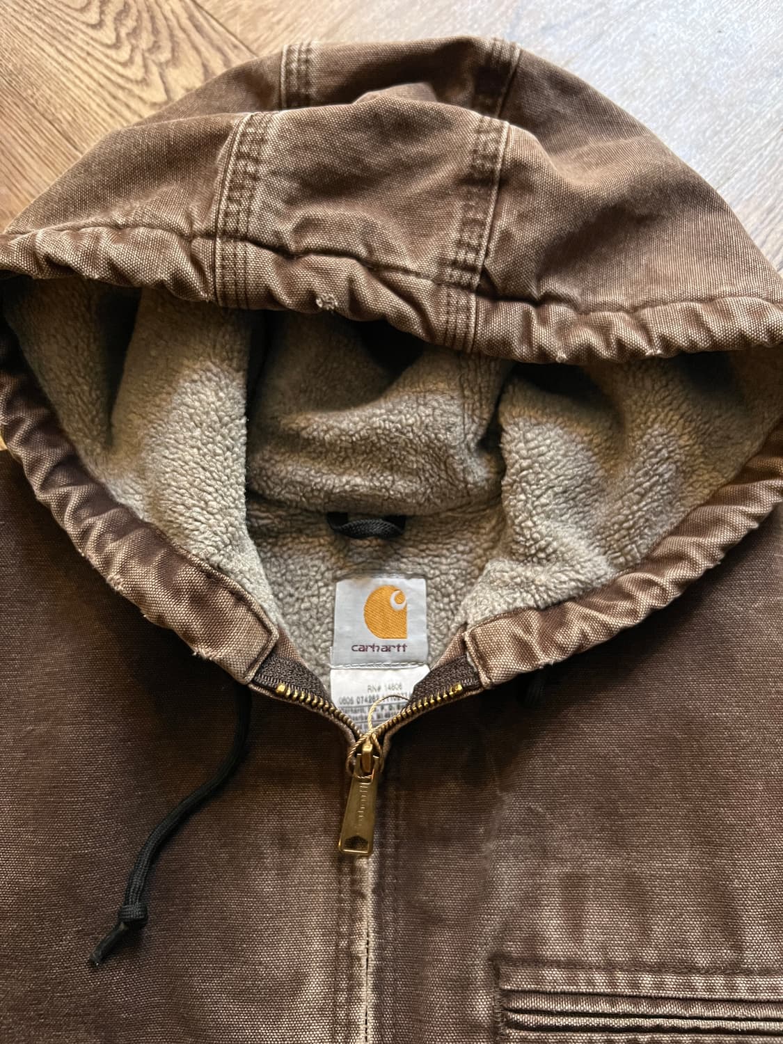 [M]칼하트 USA J141 빈티지 워싱 다크브라운 액티브 워크 자켓 상품이미지2