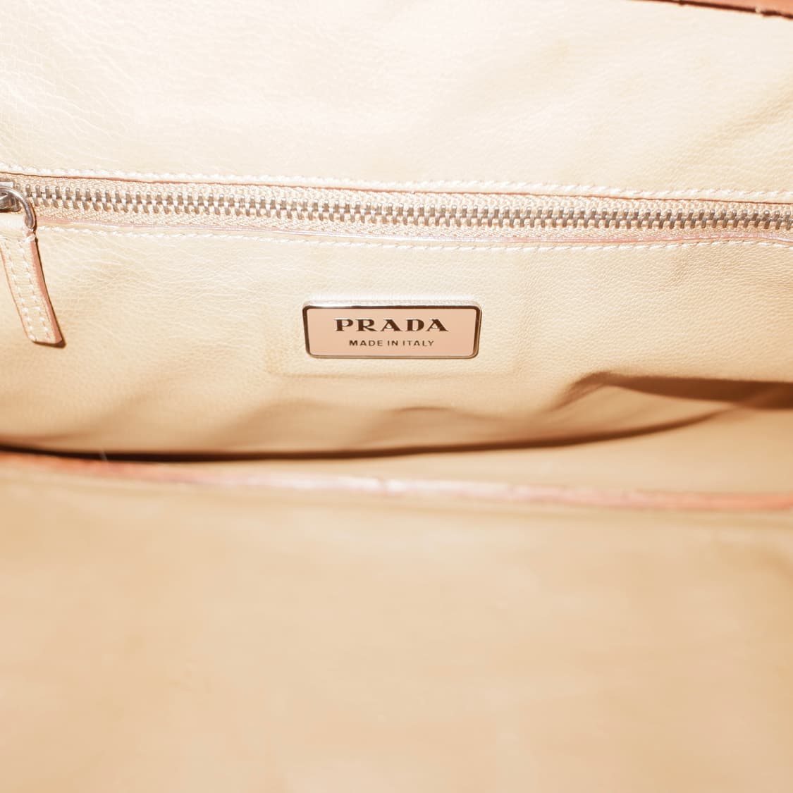 프라다 비텔로 다이노 레더 보울러 토트백 브라운 상품이미지9