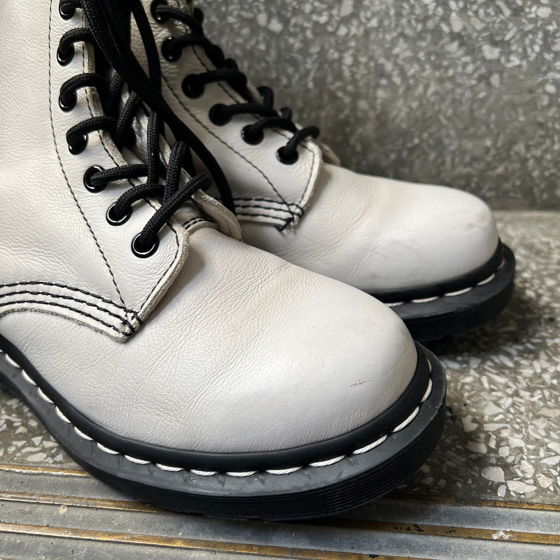 닥터마틴 1460 파스칼 화이트 부츠 상품이미지5