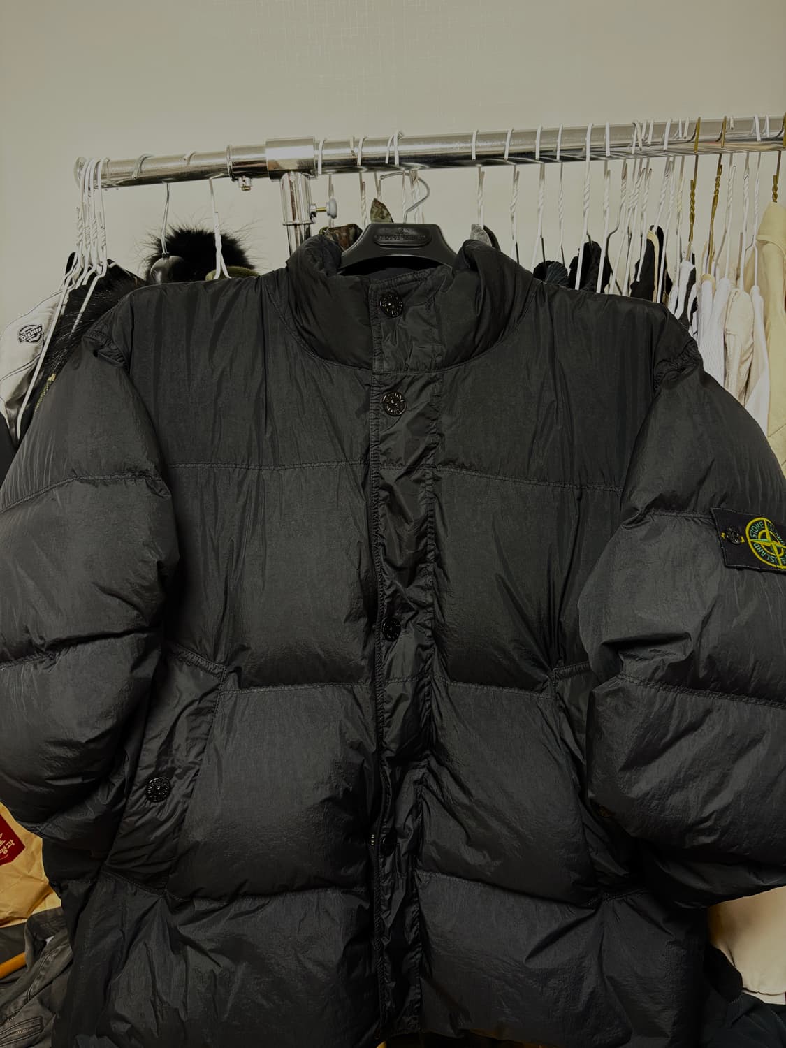 스톤아일랜드 크링클랩스 패딩 블랙 25fw 판매 XXL 상품이미지1
