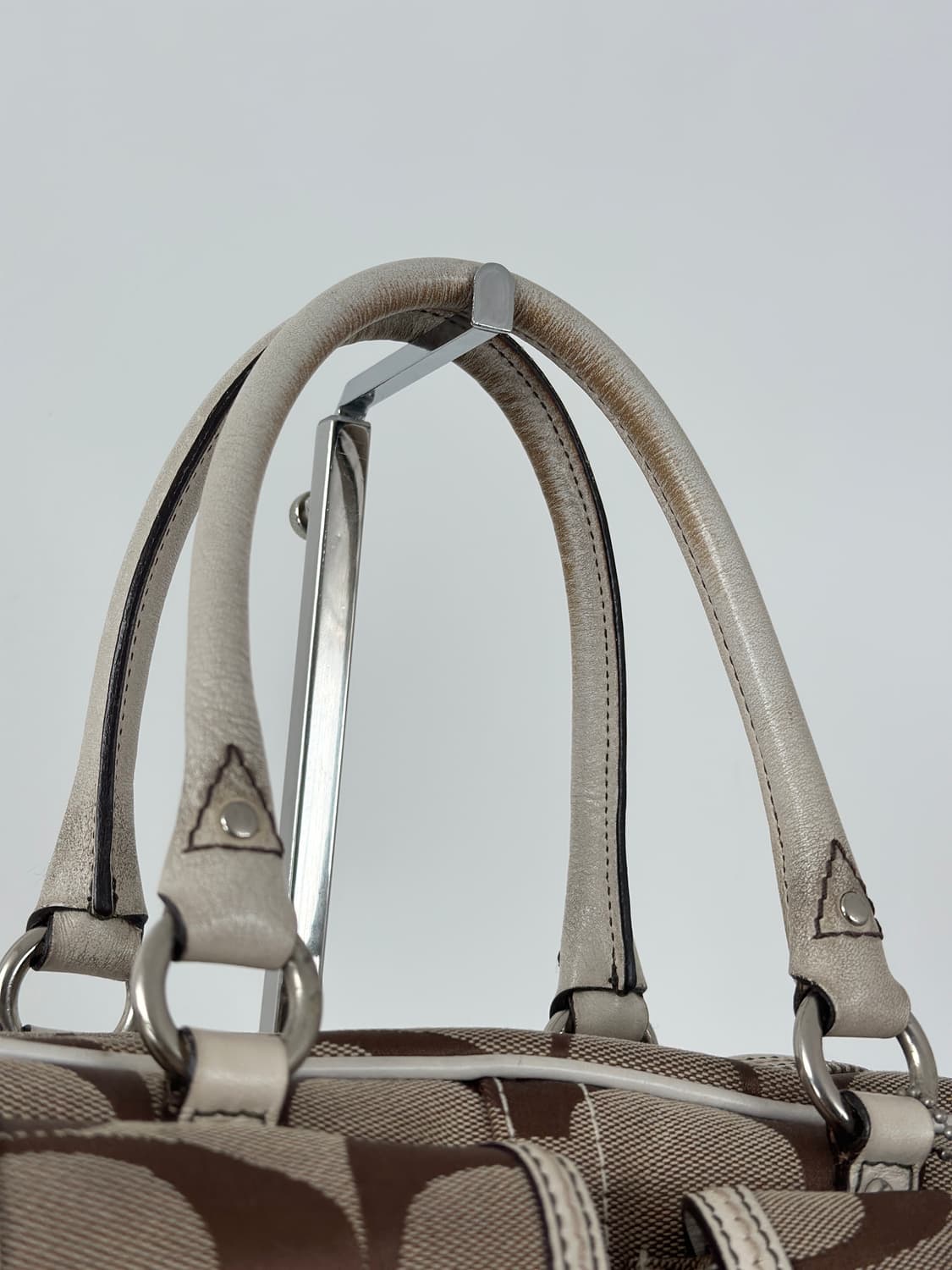 코치 자카드 멀티포켓 핸드백 상품이미지8