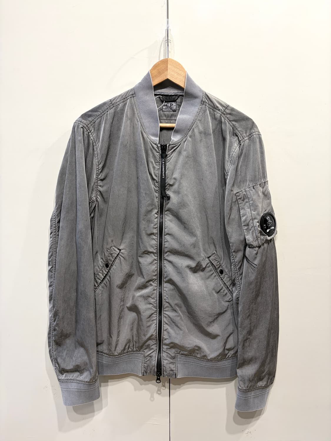 19SS C.P. 컴퍼니 렌즈 와펜 나일론 봄버 자켓 상품이미지1