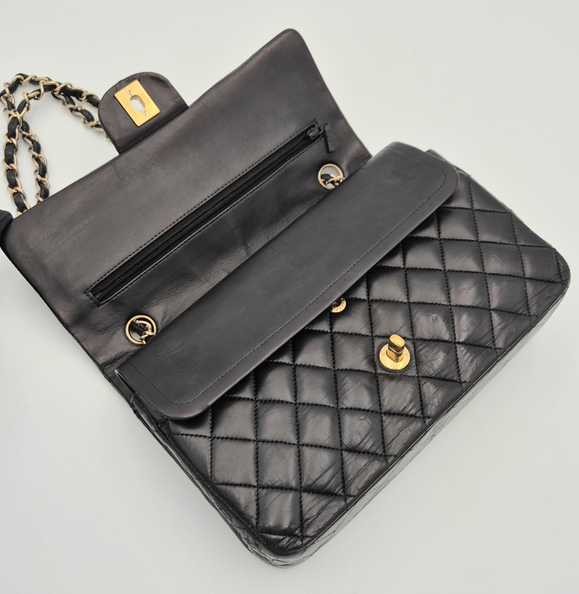 샤넬 클래식 미듐 더블플랩 체인 숄더백 12번대 (리컬러링제품) 상품이미지8