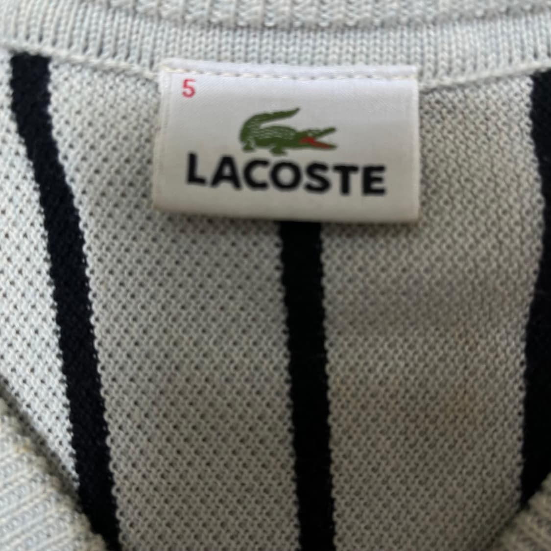 라코스테 스트라이프 자수로고 브이넥 니트 5사이즈 상품이미지4