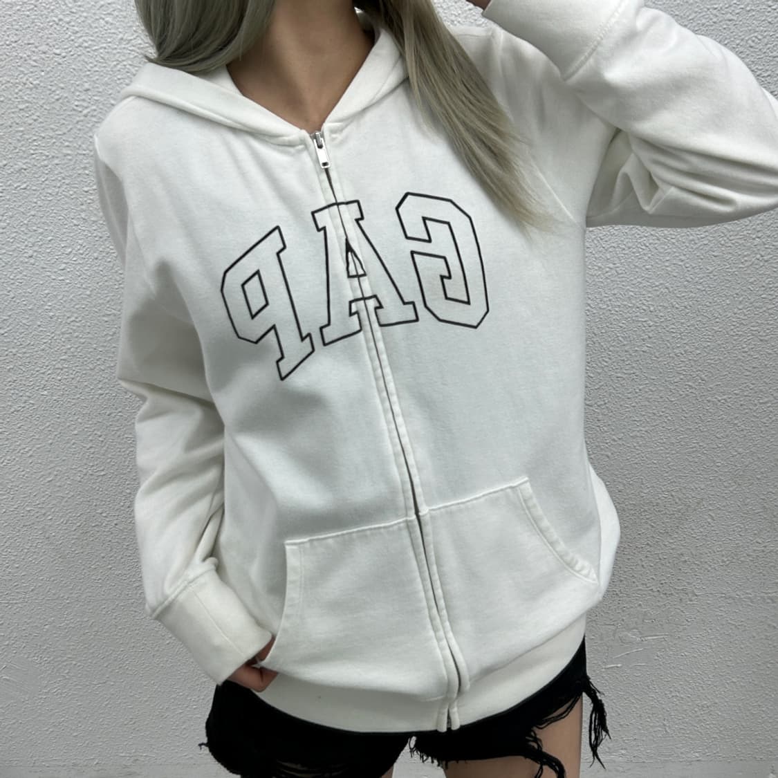 갭 센터로고 화이트 후드집업 L 상품이미지1