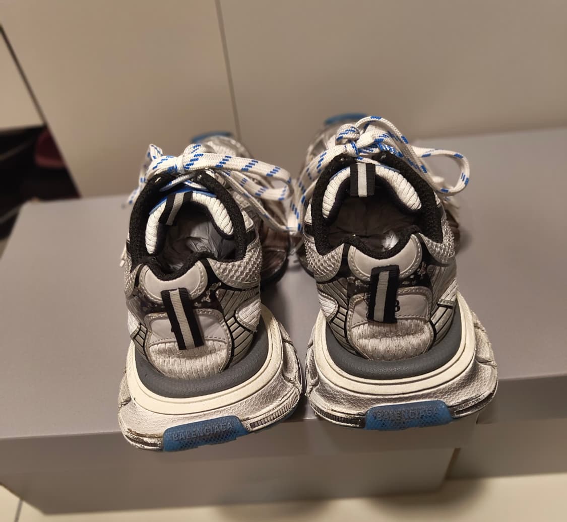 발렌시아가 3xl 원아웃 블루
43 상품이미지5