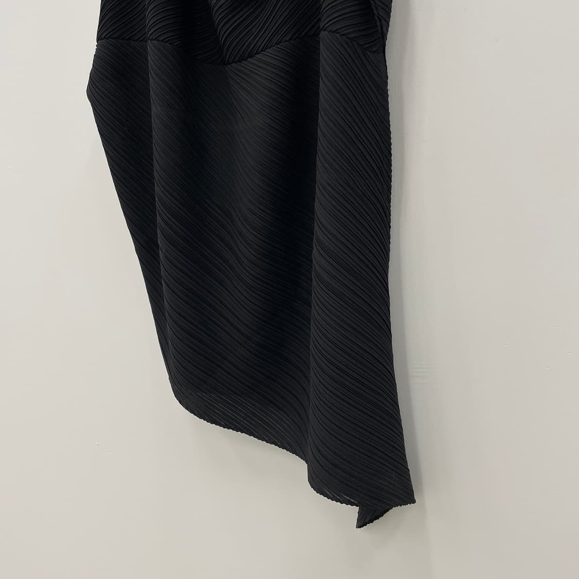 이세이 미야케 플리츠 FETE 라인 비대칭 탑 상품이미지4