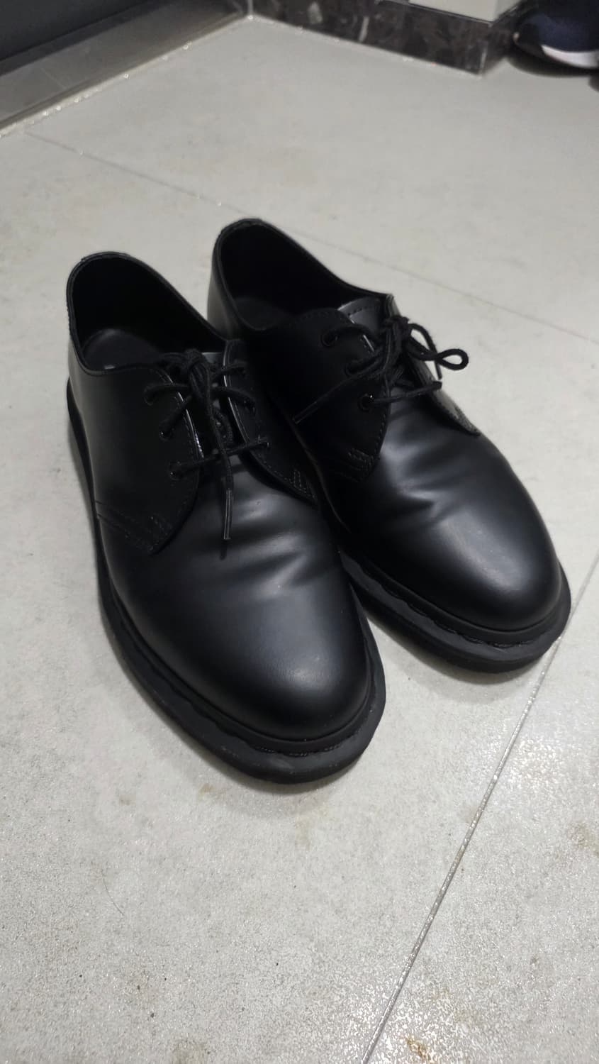 닥터마틴 모노 1461 블랙 250 상품이미지1