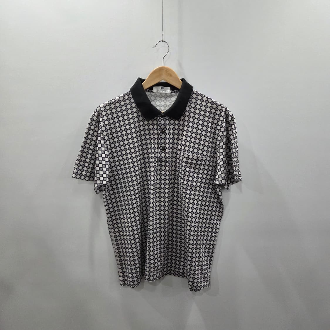 지방시 멀티로고 카라 반팔티 100  상품이미지1