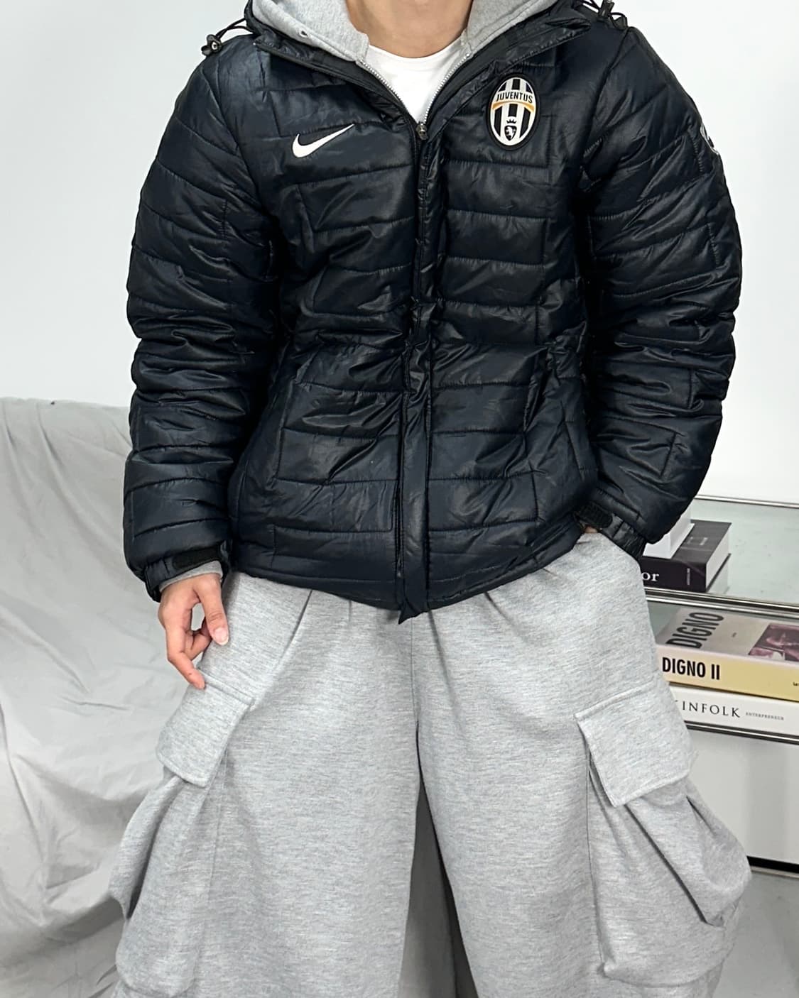 나이키 유벤투스 유광 경량패딩 M 상품이미지3