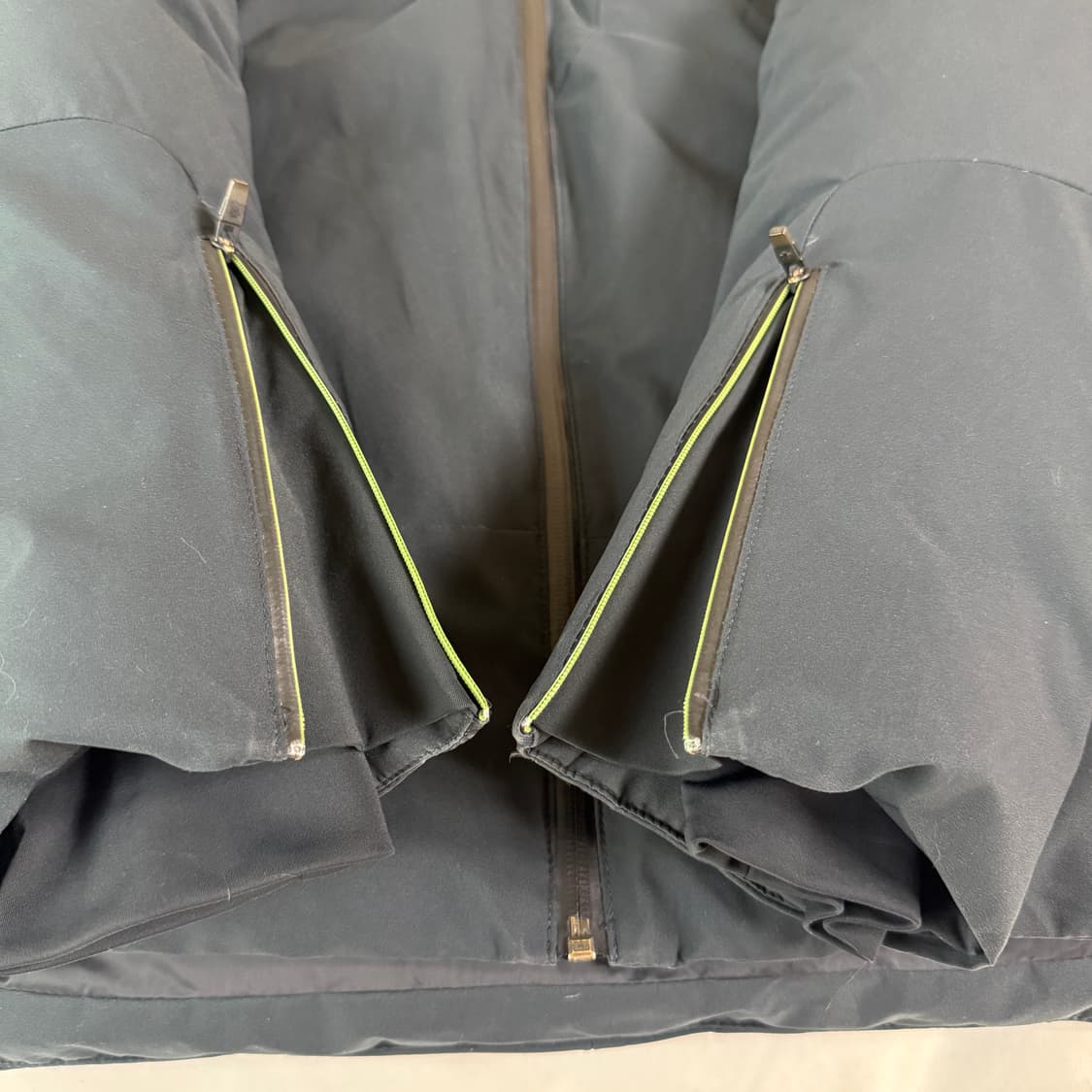 데상트 대장급 구스다운 패딩 L 상품이미지4