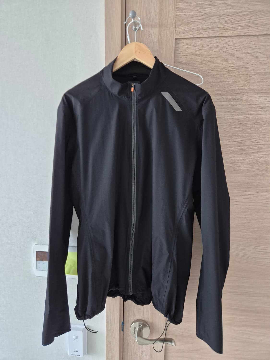 소어 러닝 울트라 자켓 XL 블랙 판매합니다. 상품이미지1